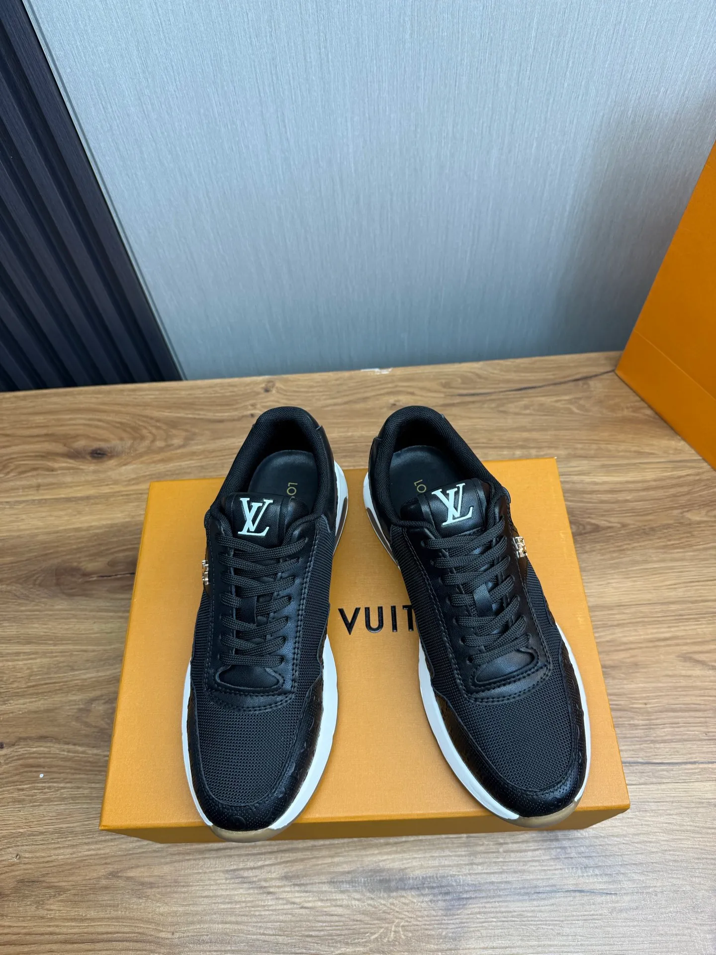Men's shoes 💰460💰 LOUIS VUITTON [Luden Yiwei] Brand new trendy Lv is on the market 🎁, casual and fashionable men's shoes 👟 Original version shipped 1:1✅ The upper is made of imported brand leather + sheepskin lining, the original wear-resistant rubber outsole, the version is simple and elegant, exclusive for trendy men. 38-44